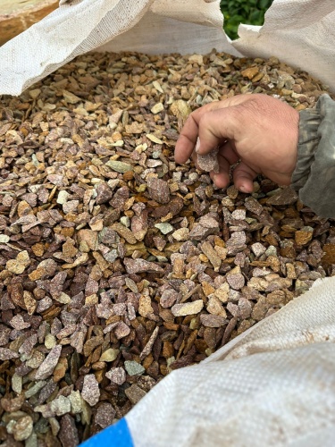 Златолит персиковый декоративная каменная крошка купить в Среднеуральске