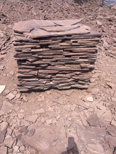 Плитняк лемезит бордовый для цоколя 1,5-2 см купить в Среднеуральске