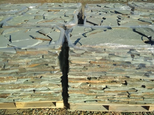 Плитняк златолит зелёный для цоколя, отмостки купить в Среднеуральске