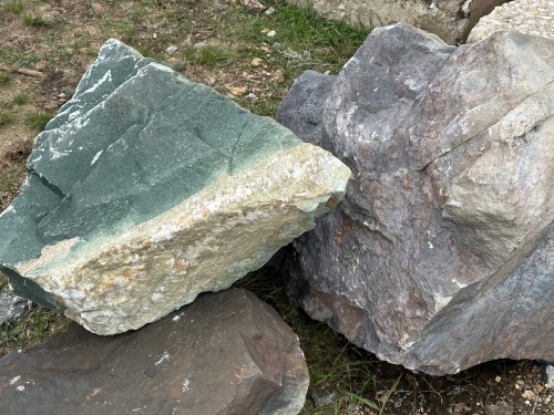 Камни для ландшафтного дизайна зелёные 10-60 килограмм купить в Среднеуральске