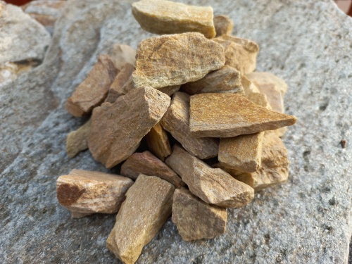 Златолит жёлтый декоративная каменная крошка купить в Среднеуральске