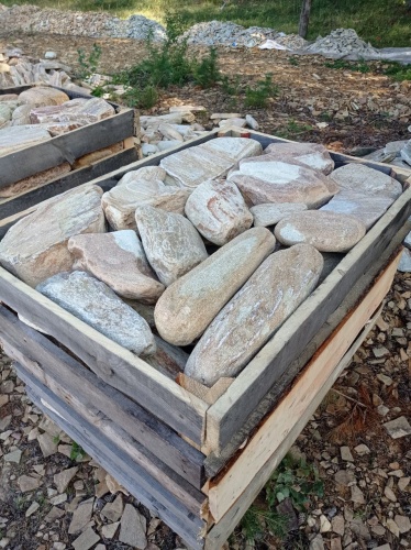 Златолит жёлтый, жёлто-зелёный глыбки и валуны для ланшафтного дизайна купить в Среднеуральске