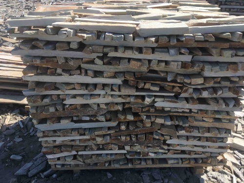 Горбушка златолит золотистый для облицовки купить в Среднеуральске