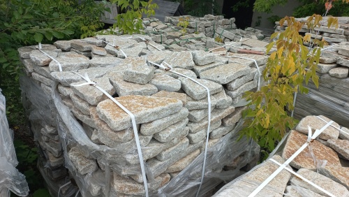 Гранитный плитняк галтованный для парковки купить в Среднеуральске