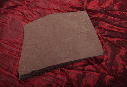 Плитняк лемезит бордовый для цоколя 1,5-2 см купить в Среднеуральске