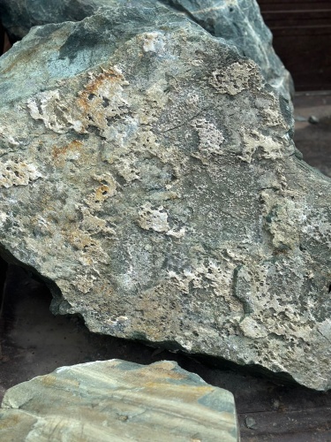 Ландшафтные глыбы зелёные 200-500 килограмм купить в Среднеуральске