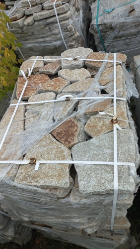 Плитняк галтованный гранитный для ландшафтного дизайна купить в Среднеуральске