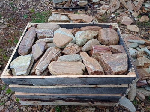 Златолит жёлтый, жёлто-зелёный глыбки и валуны для ланшафтного дизайна купить в Среднеуральске