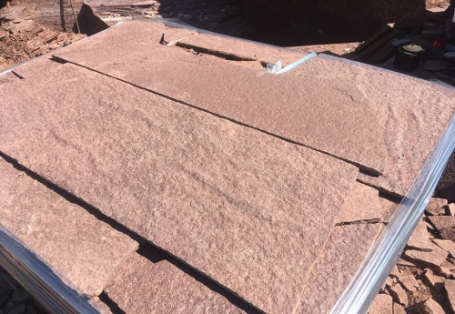 Плитняк лемезит бордовый для ступеней 20-25 мм купить в Среднеуральске